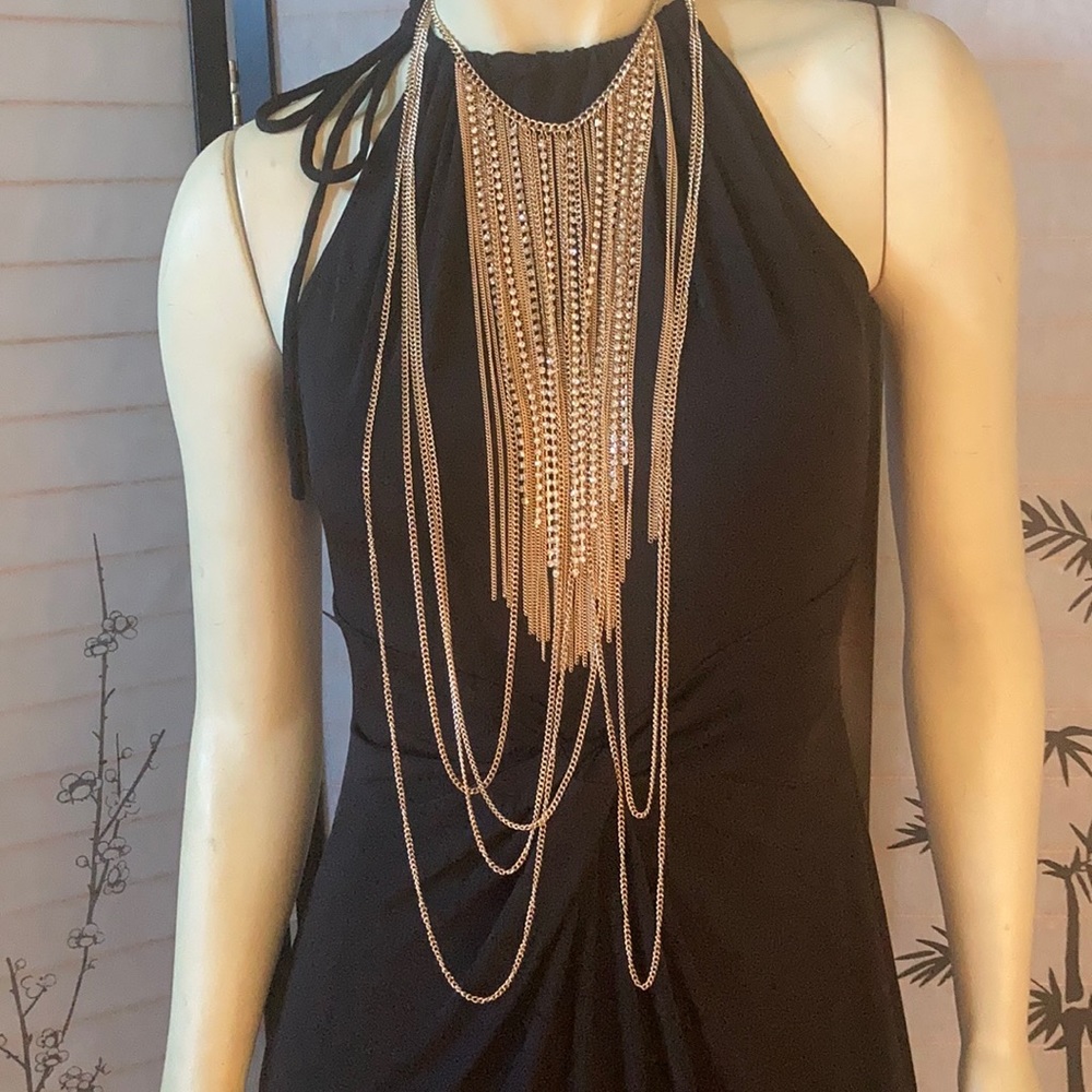 NWT BEBE tiered Body necklace